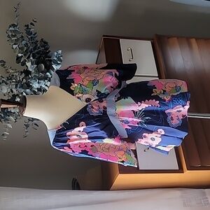 Alice & Trixie by Angela George tie back blouse. 100% Silk. Size Small